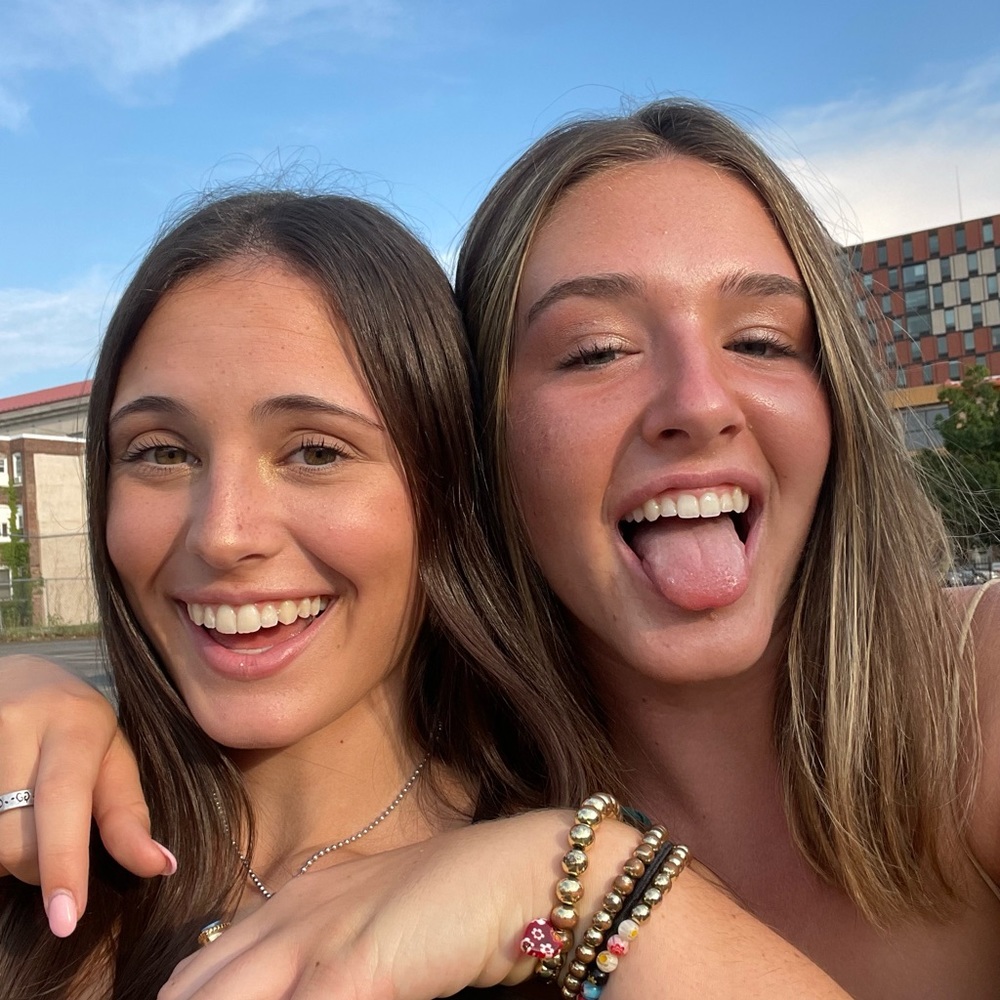 Meet your Posher, Mia